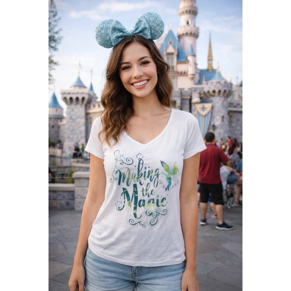 DISNEY Cast Member exclusive T-shirt Making the Magic size Small